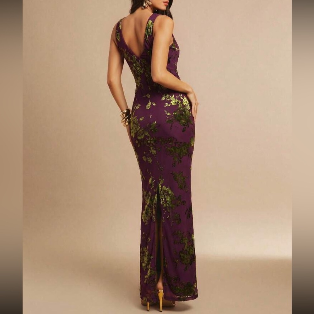 Burgundy Floral Sheath Dress - Picture 3 of 6